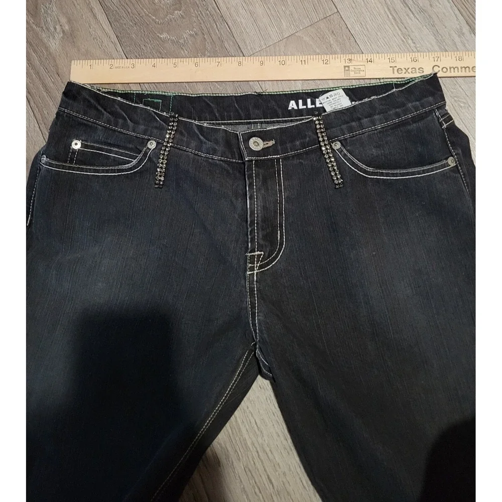 Women's Black Denim Rhinestone Accents Jeans-Size 32‎ Flare Leg Boho 70s